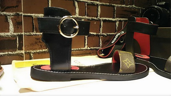 LV Sandals Women--011